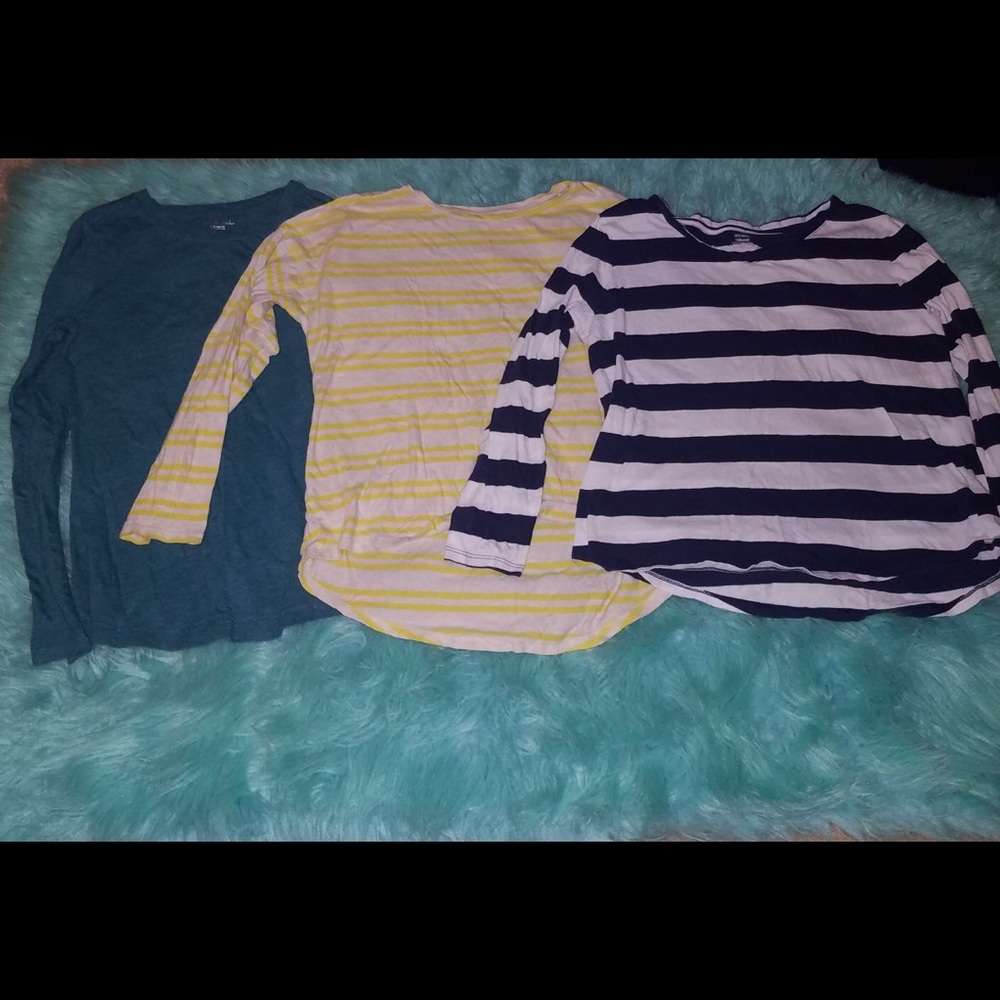 Size 10/12 long sleeve shirts 👚